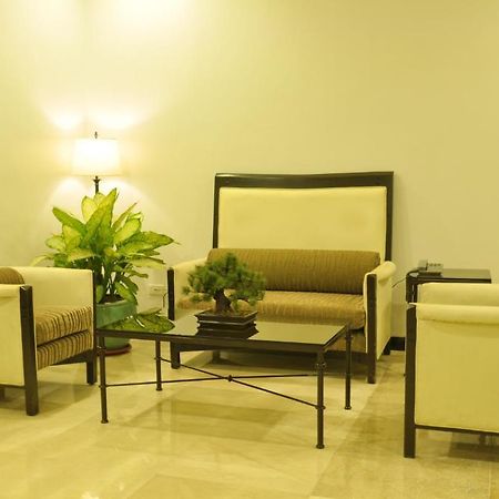 Richville Hotel Mandaluyong Zewnętrze zdjęcie