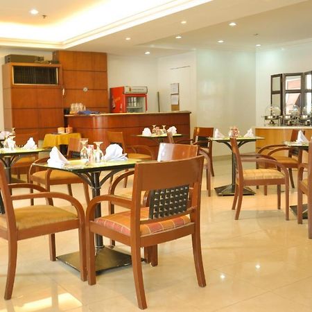 Richville Hotel Mandaluyong Zewnętrze zdjęcie