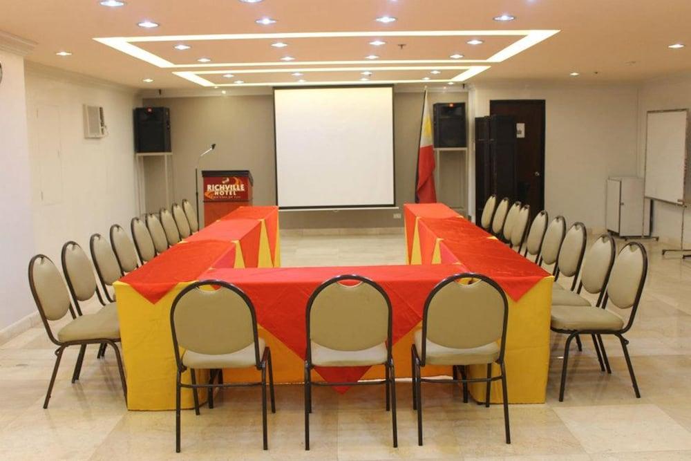 Richville Hotel Mandaluyong Zewnętrze zdjęcie