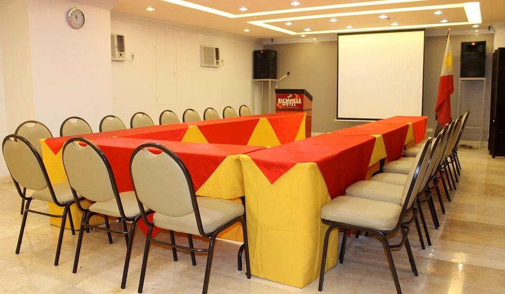 Richville Hotel Mandaluyong Zewnętrze zdjęcie