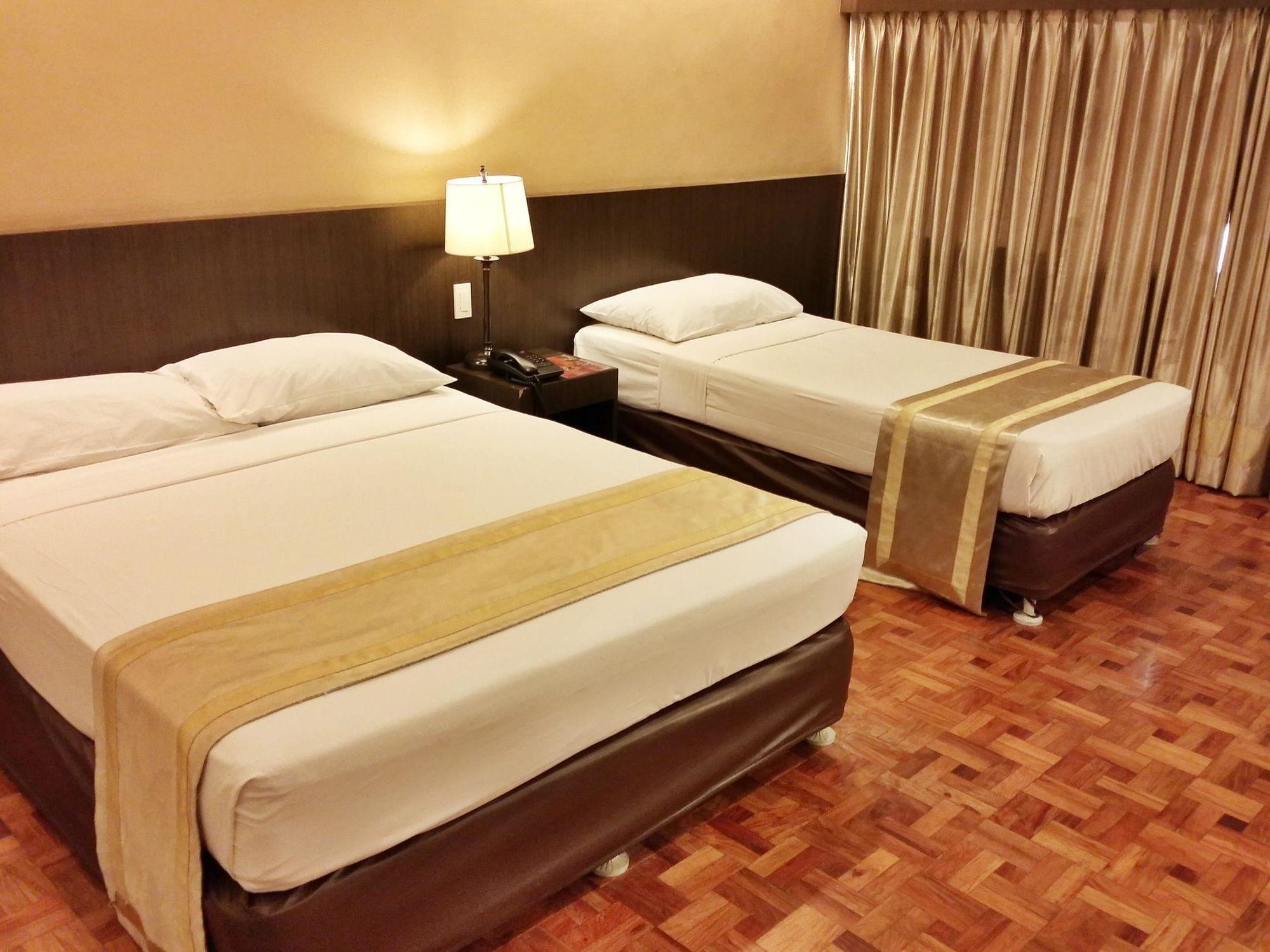 Richville Hotel Mandaluyong Zewnętrze zdjęcie