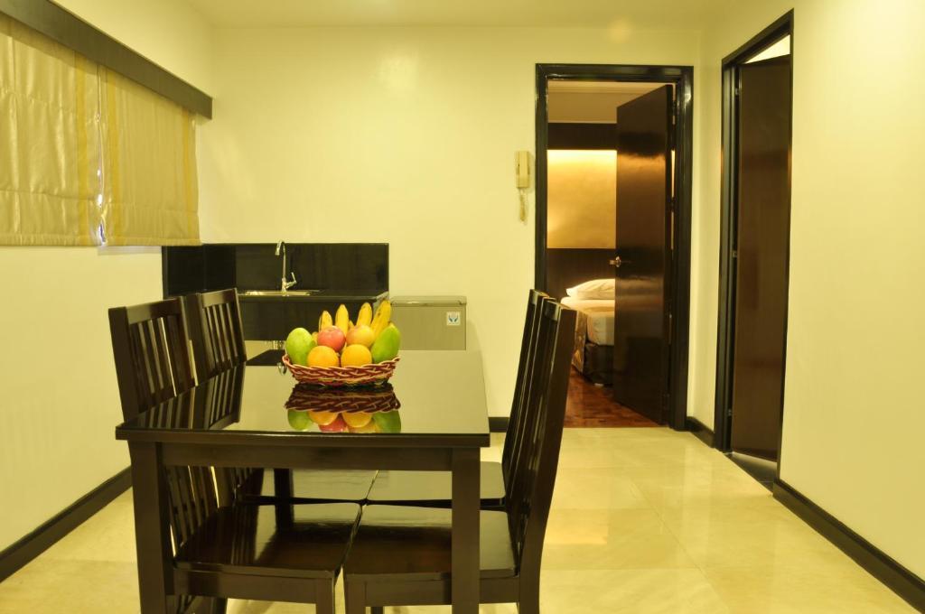 Richville Hotel Mandaluyong Zewnętrze zdjęcie