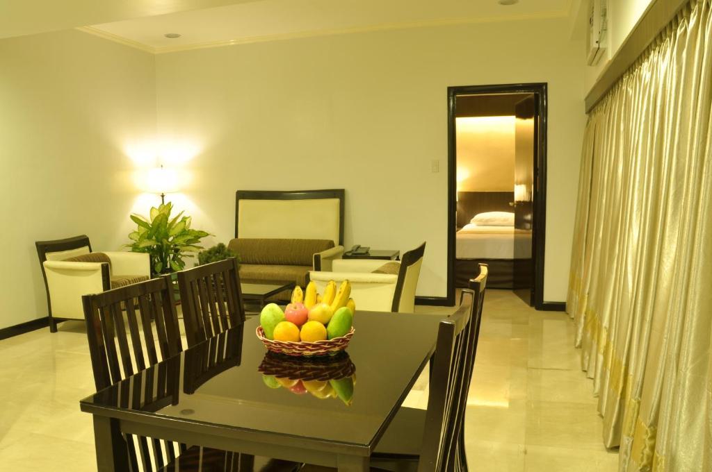 Richville Hotel Mandaluyong Zewnętrze zdjęcie