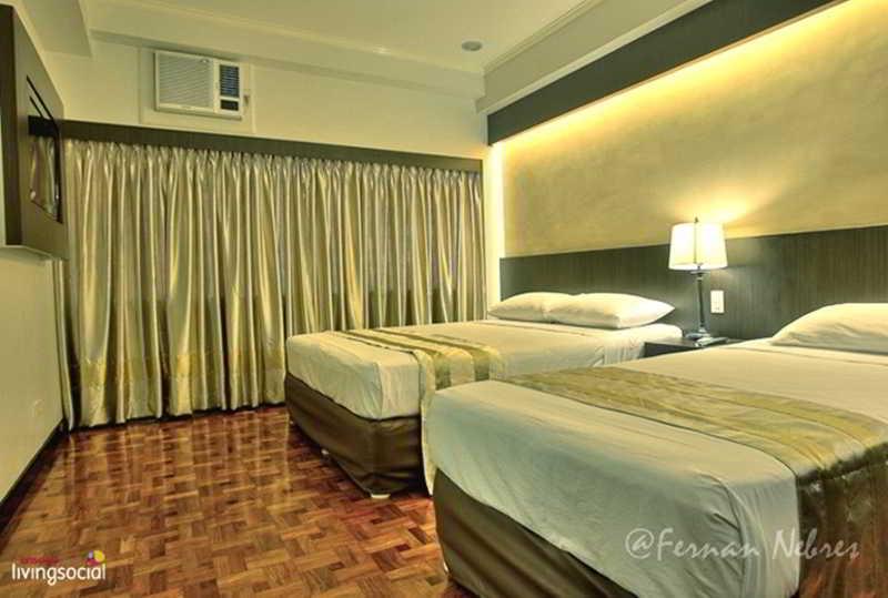 Richville Hotel Mandaluyong Zewnętrze zdjęcie